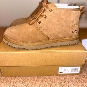 Women’s Neumel Ugg Boots, sz 10